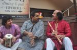 Vidvan Kumaresh, Shankar Mahadevan, Ronu Majumdar at Swaranjali concert photo shoot in Mumbai on 6th Jan 2015